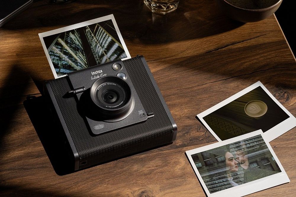 Фотоаппарат моментальной печати Fujifilm Instax Wide Evo Black