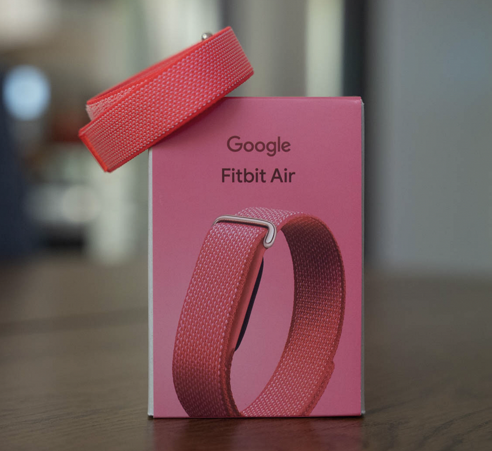 Фитнес-браслет Google Fitbit Air Berry