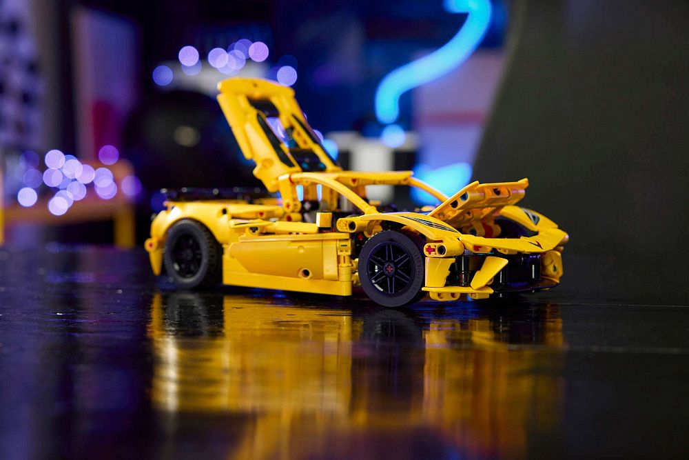 Конструктор LEGO Technic «Chevrolet Corvette Stingray» 42205