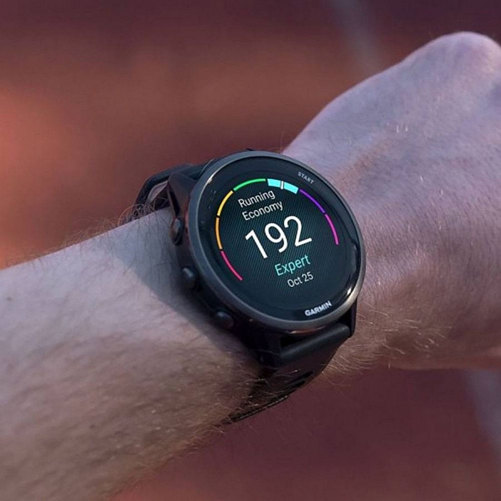 Смарт-часы Garmin Forerunner 970 47 mm Black / Carbon Gray DLC Titanium Case with Black / Translucent Whitestone Silicone Band